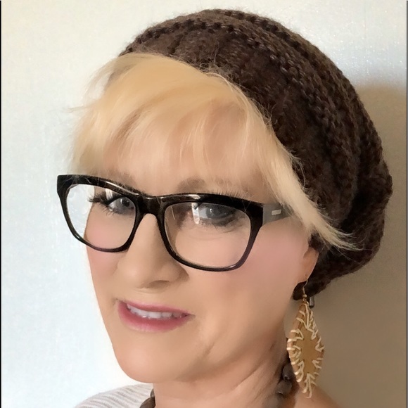 Meet your Posher, Terri - Picture 1 of 8